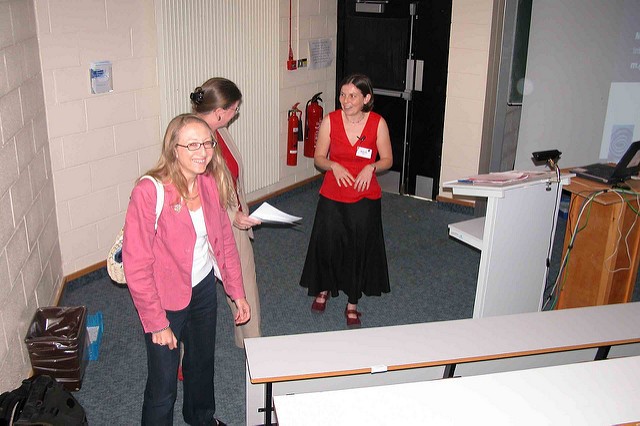 Getting Ready To Introduce the Vice Chancellor at IWMW 2006 